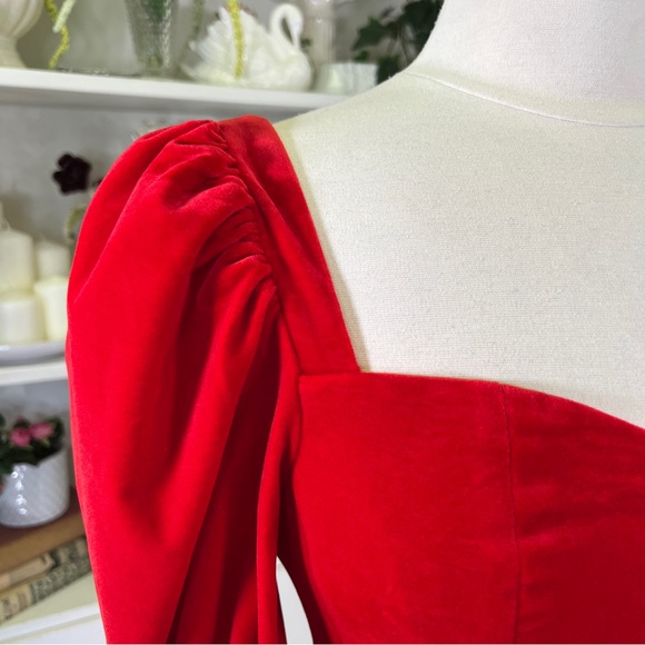 Hot Fashionista Red Matilda Velvet Long Sleeve Pleated Hem Mini Dress - Picture 4 of 16
